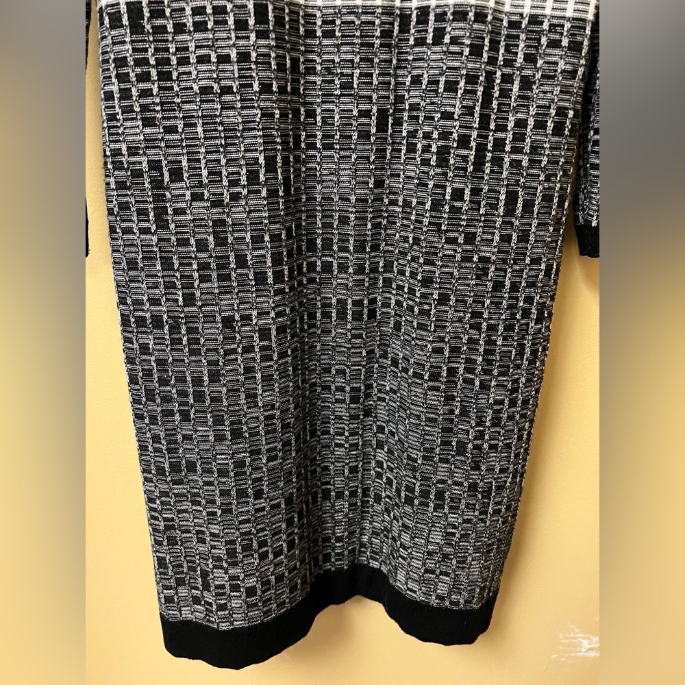 Ivanka Trump Black & White Geometric Pattern Sweater Dress with 3/4 Sleeves - Picture 3 of 8
